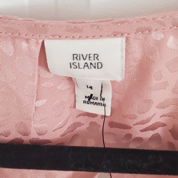 Pink satin dress - Picture 4 of 5